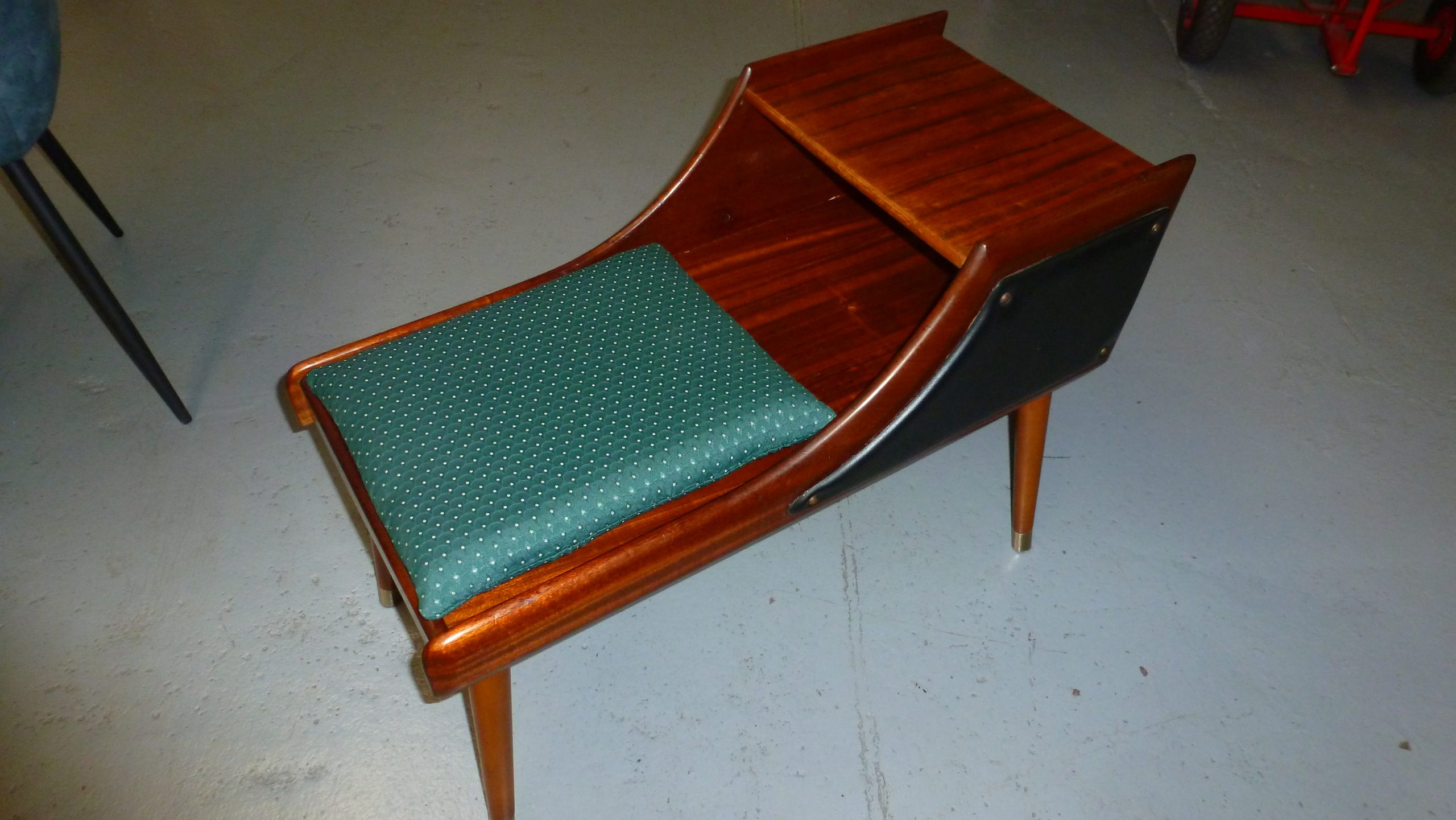 Telefonbänkchen "Mid Century"
