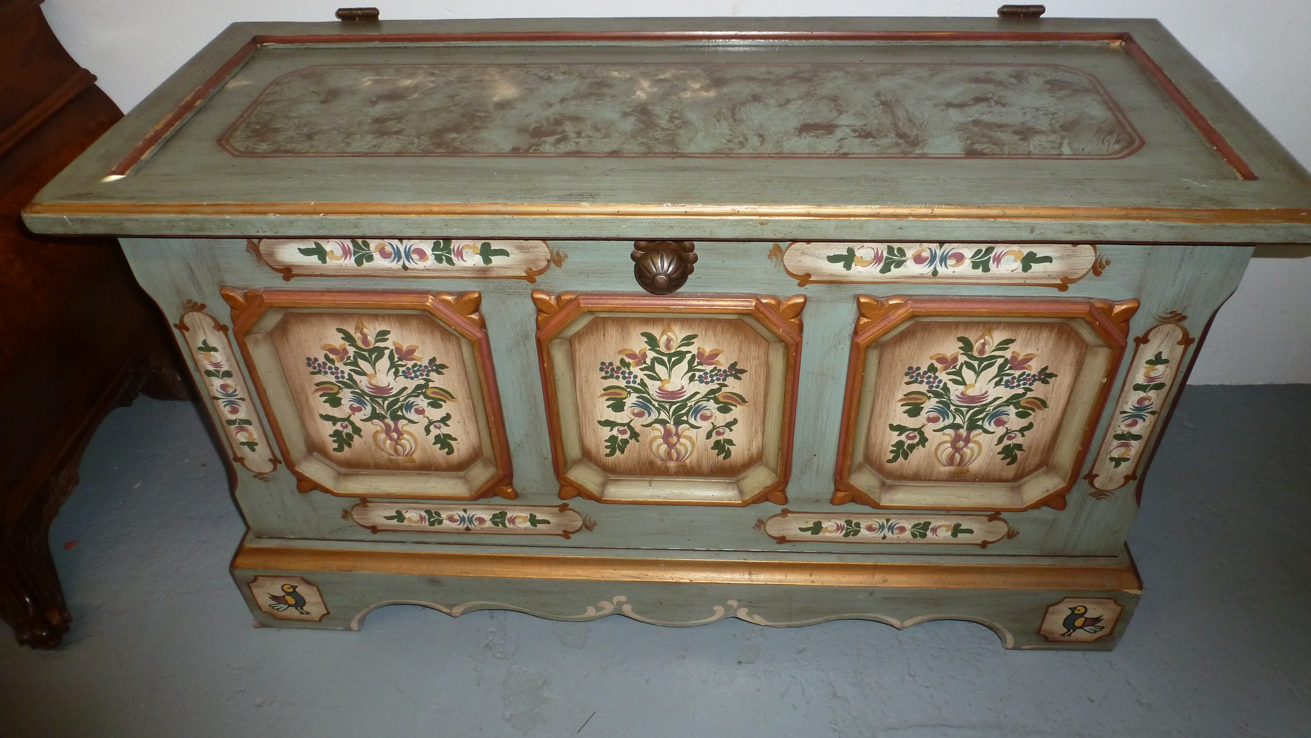 "Voglauer" Bauerntruhe mit Wandkonsole – Bild 2